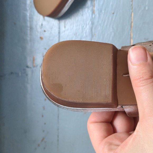 Vince Camuto metallic silver mule slides - Picture 6 of 8